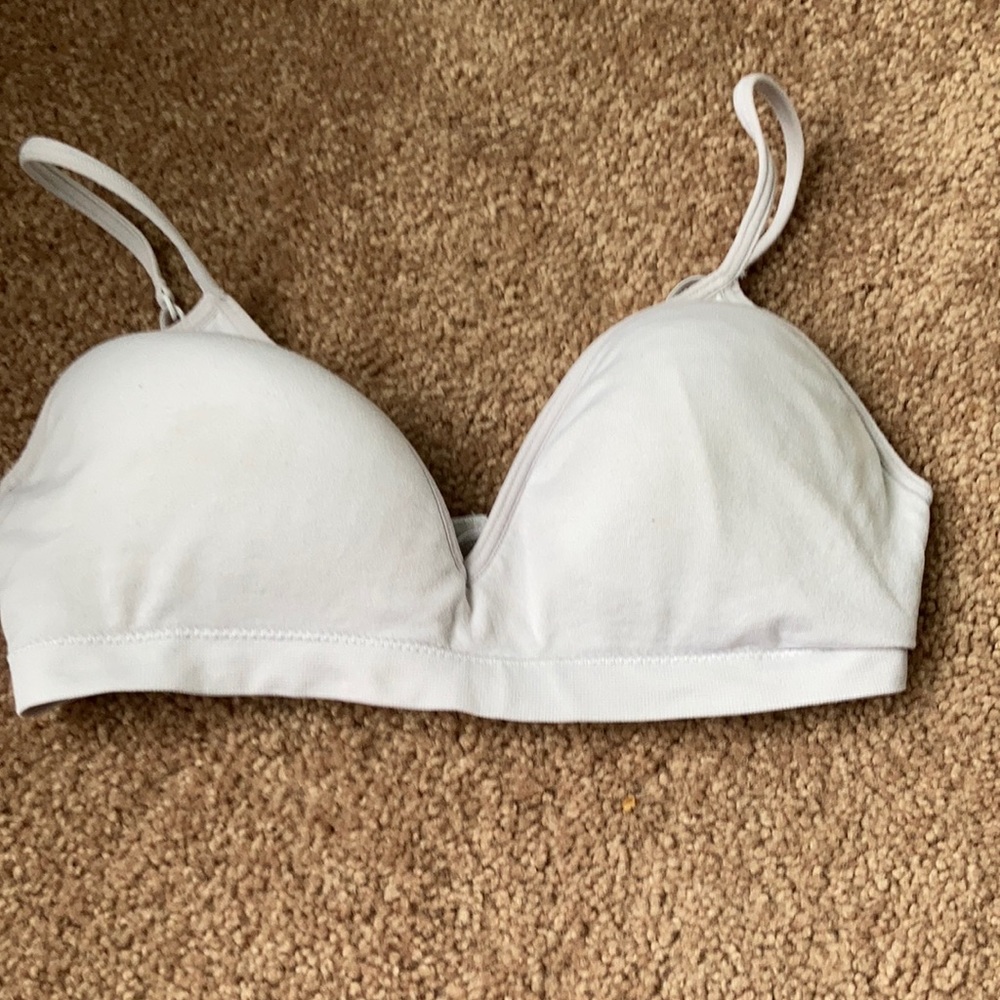 I’m selling and kids training bra it’s white and it have the pad inside of the b